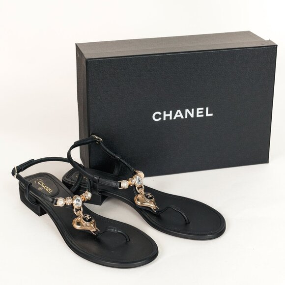 Chanel Cruise 2023 Black Embellished Heart Leather Thong Sandals - Picture 12 of 12
